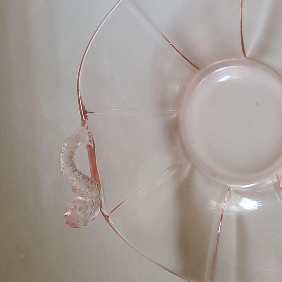 Vintage Pink Depression Glass Basket - Picture 4 of 7